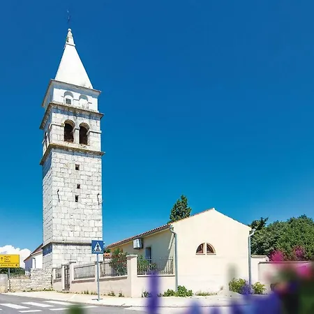 Two-bedroom Holiday In Rakalj